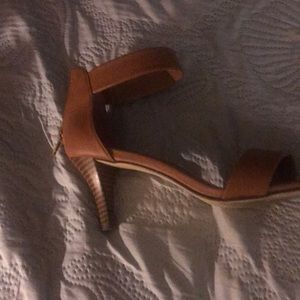 Cute sandal with small heel